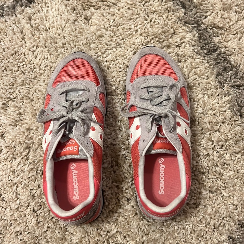 Saucony tennis shoes! Barely worn
